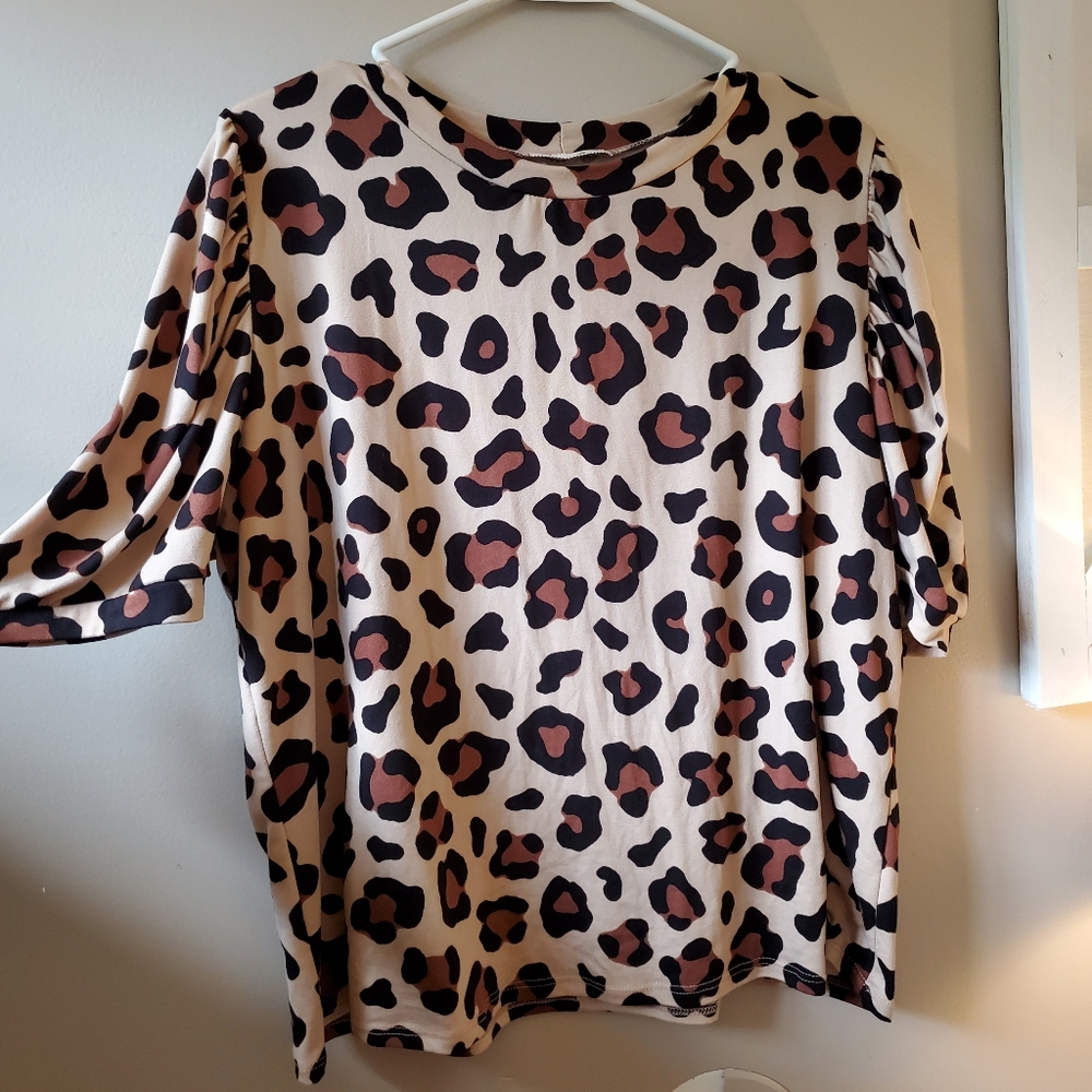Leopard top